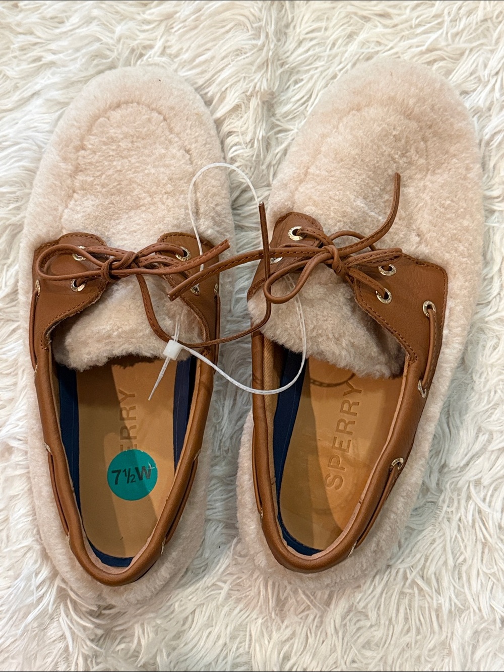 Sperry Tan Leather Moccasins with Cream Fleece Lining 7.5